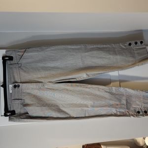 Charter Club. White/black stripe Capri. 12